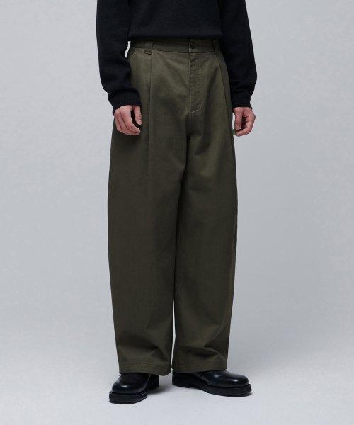 무신사스탠다드 カーブド ワイド チノパンツ カーキ