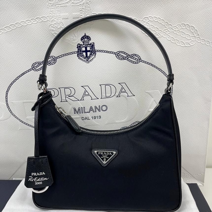 [国内百貨店] PRADA プラダ ホーボーバッグ テスート ミニバッグ 2005 リナイロン チェーン 1N204X ブラック(シルバー)