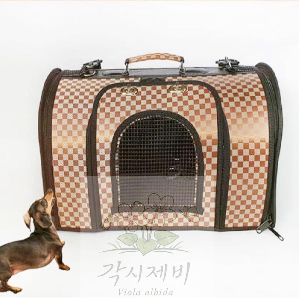 カクチゼビ（※ブランド名として想定） 犬用キャリーケース 市松模様 ペットキャリア 犬用ケネル