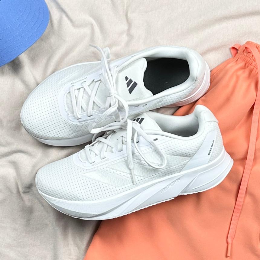 adidas レディース スニーカー 快適で軽いランニングシューズ ジョギングシューズ Duramo SL ホワイト