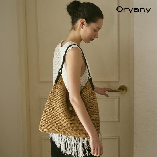 Oyeani [デパート価格 129,000ウォン] ラフィア トライアングル ホーボー バッグ