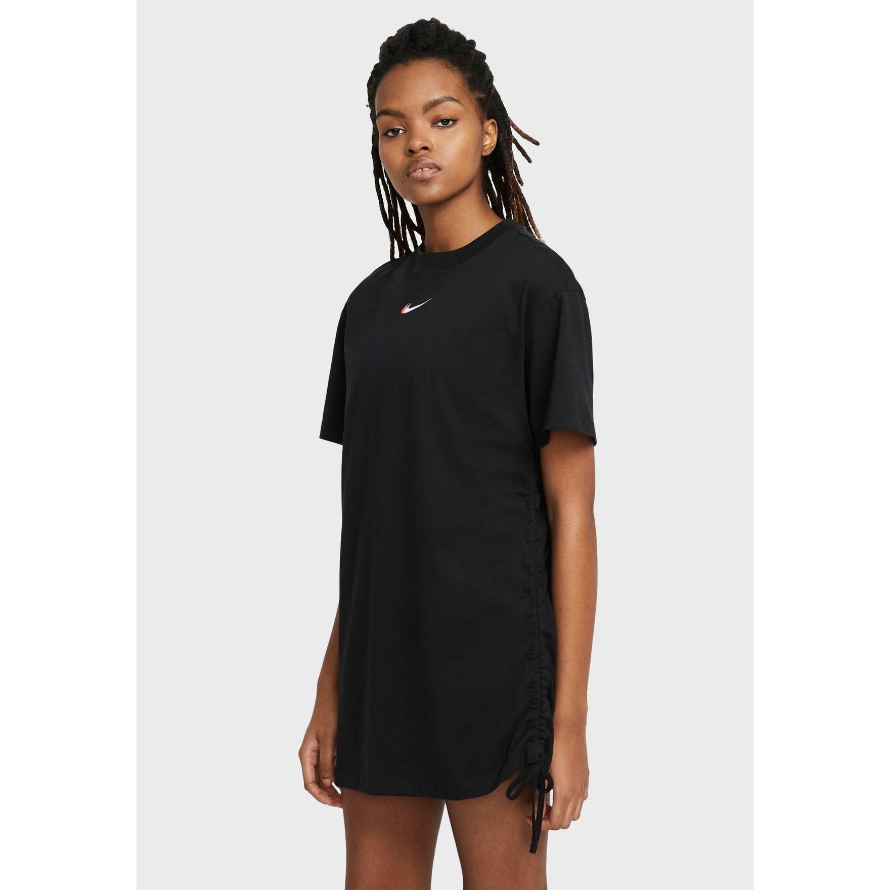 NIKE ナイキ ウィメンズ ロード スウッシュ半袖ルーズフィットワンピース ブラック ピンク