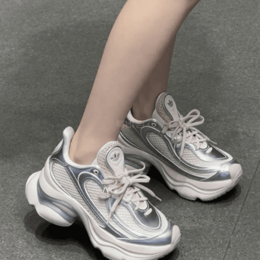 ADIDAS OZWEEGO レディース 厚底 スニーカー ピンク シルバー KK4674