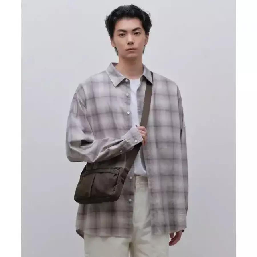 MUSINSA STANDARD AVR 듀얼 포켓 미니 크로스 백 [브라운]