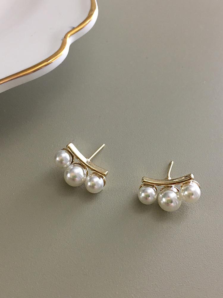デイリー ピアスの耳たぶライン パールピアス お顔合わせ ゲストルック