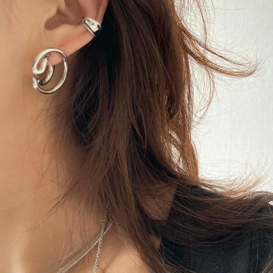 ユニーク ツーライン リングピアス
