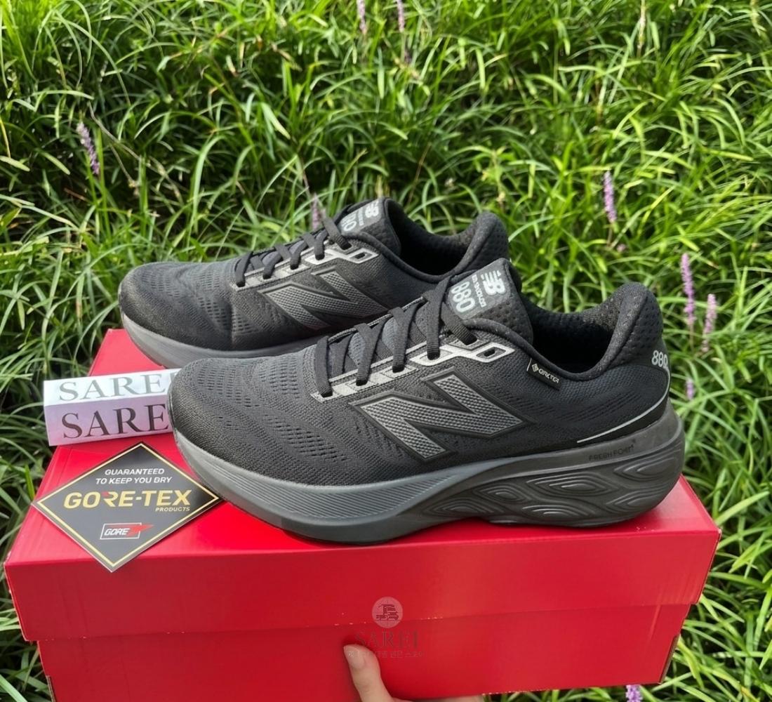 ニューバランス 880v15 GORE-TEX WIDE 2E 防水 メンズスニーカー M880GB15
