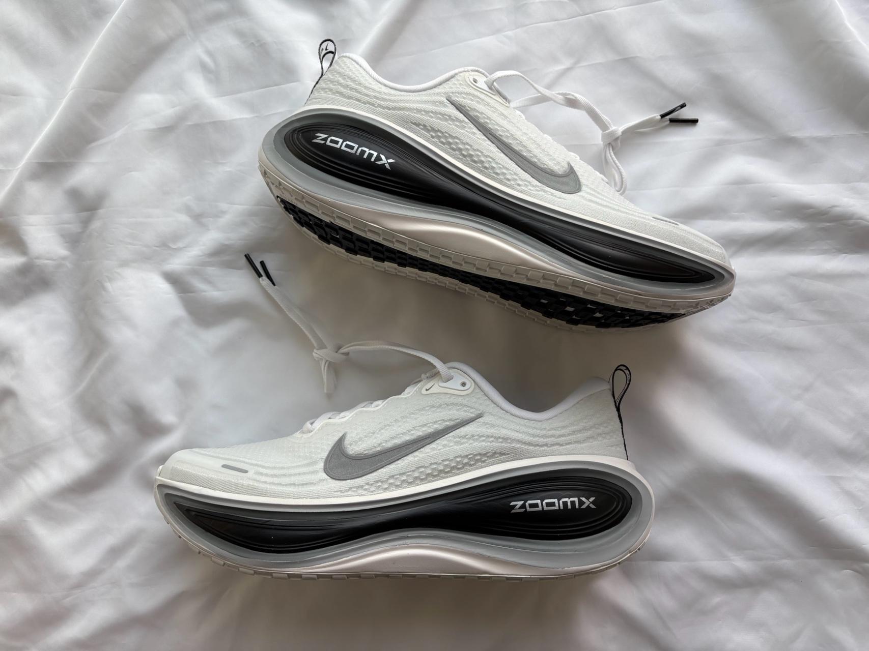 NIKE Vomero+ ホワイト ブラック II7181-102