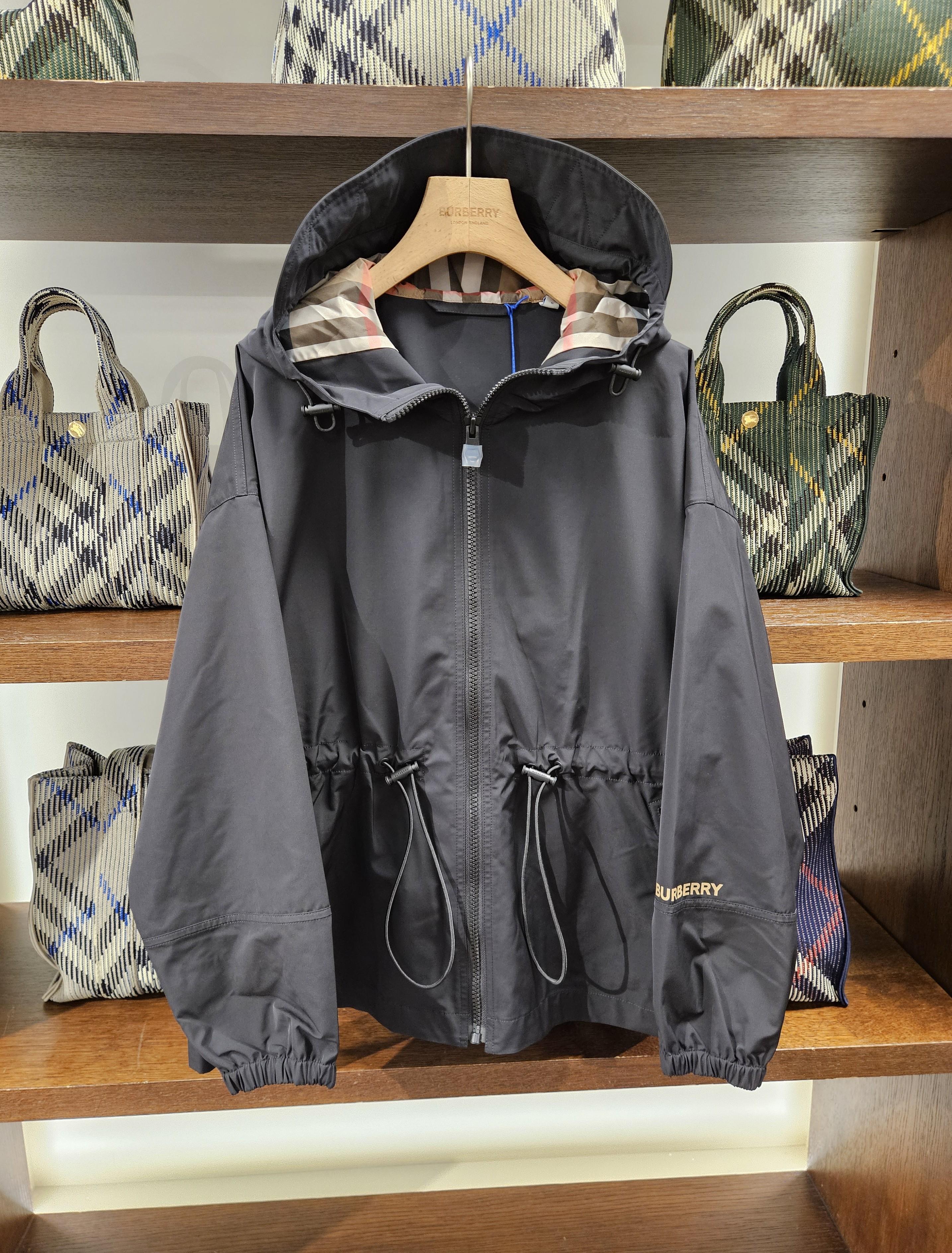 英国アウトレット Burberry(バーバリー) ウィメンズ 25FW BIRLEY フーデッド ウインドブレーカー ジャケット ブラック 81136541
