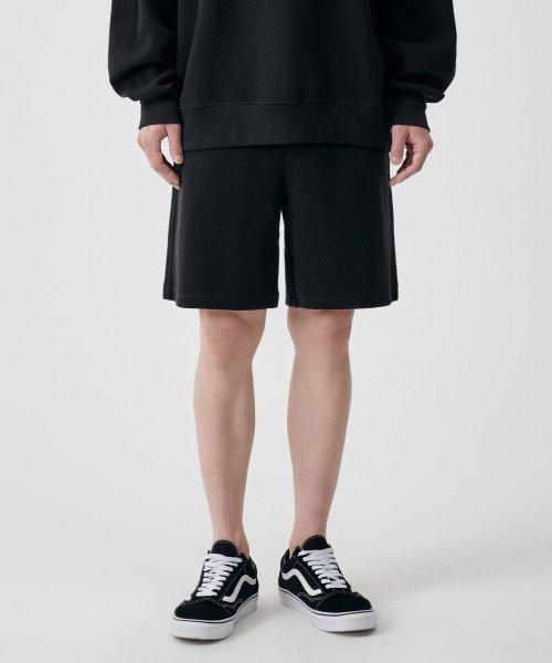 MUSINSA STANDARD MUSINSASTANDARD MUSINSA HONEYCOMB SWEAT SHORTS BLACK MMCPK1Z03-BK